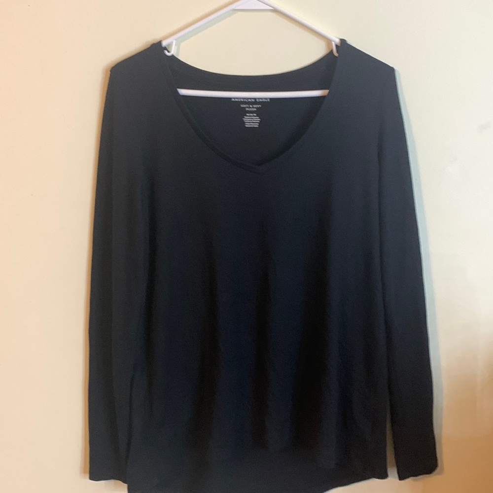 Very soft light weight sweater American Eagle